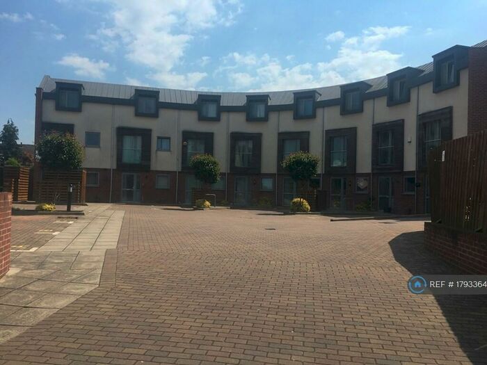 3 Bedroom Terraced House To Rent In Finley Place, Havant, PO9