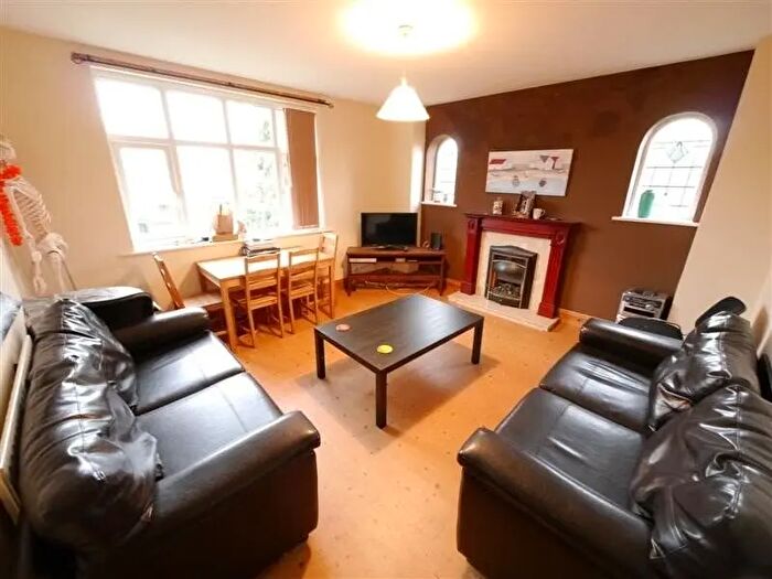 6 Bedroom Terraced House To Rent In St. Chads View, Leeds, West Yorkshire, LS6