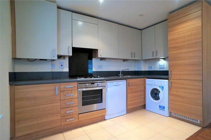 2 Bedroom Flat To Rent In Springhead Parkway, Northfleet, Gravesend, DA11