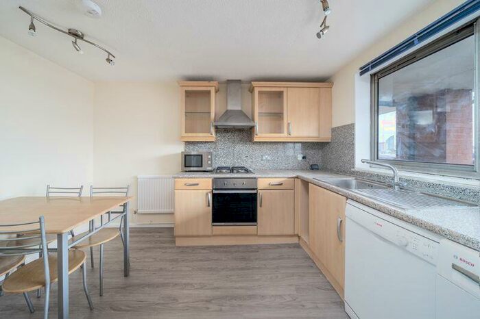 3 Bedroom Flat To Rent In Jeygrove Court, Hatton Garden, London, EC1N