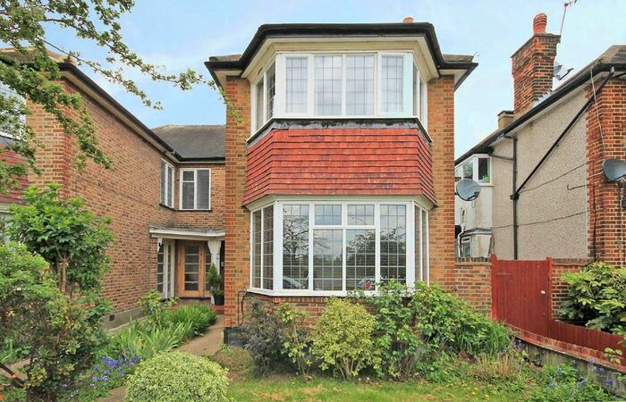 2 Bedroom Flat To Rent In Craneford Way, Twickenham, TW2