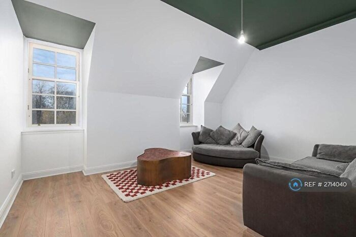 2 Bedroom Flat To Rent In Parklands View, Glasgow, G53