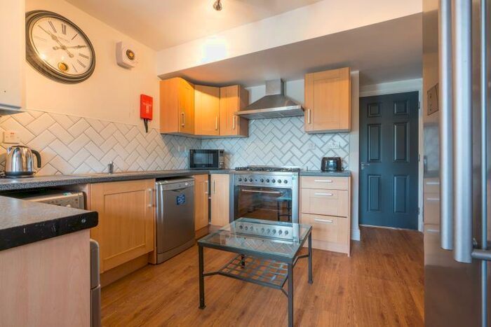 6 Bedroom Terraced House To Rent In Richmond Road, Cardiff, CF24