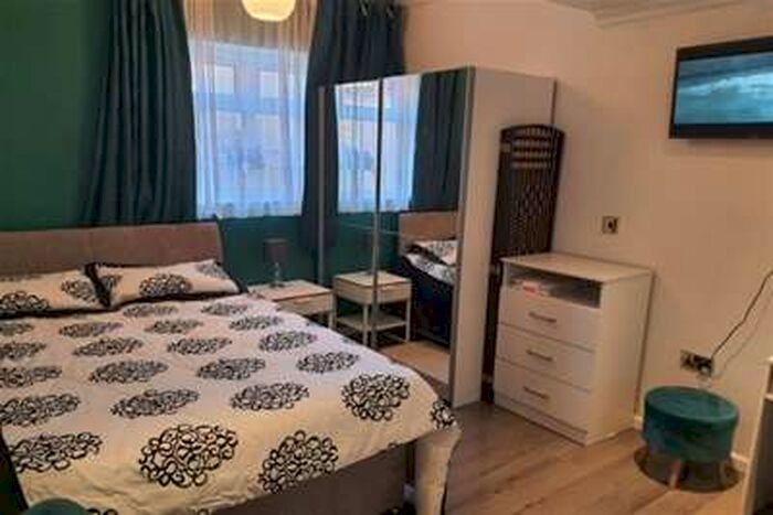 Flat To Rent In Grampian Way, Luton, LU3