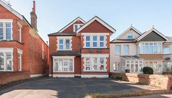 1 Bedroom Flat To Rent In Chestnut Avenue, Southbourne, Bournemouth, BH6
