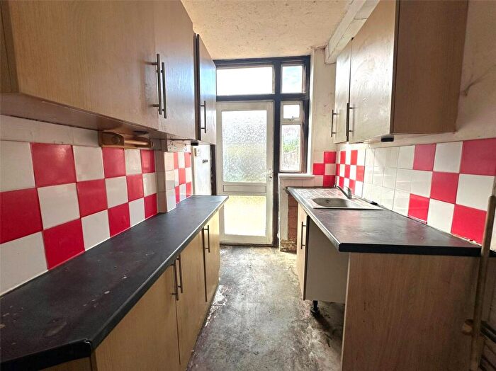 3 Bedroom Terraced House For Sale In Ravenscar Road, Bromley, BR1