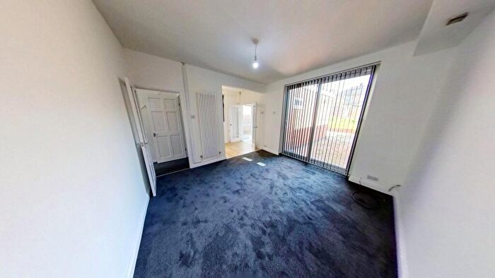 3 Bedroom House To Rent In Deancourt Road, Leicester, LE2