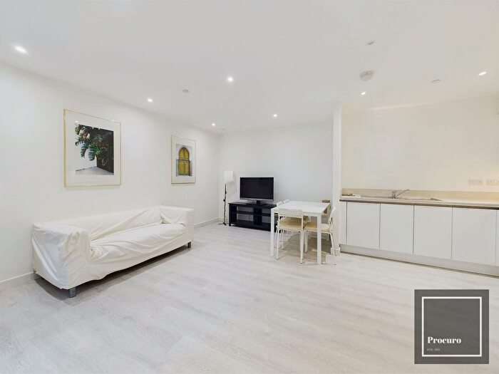 1 Bedroom Flat To Rent In Prince Regent Road, Croxby House, TW3