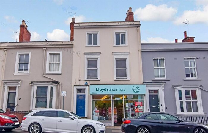 3 Bedroom Duplex To Rent In Clarendon Street, CV32