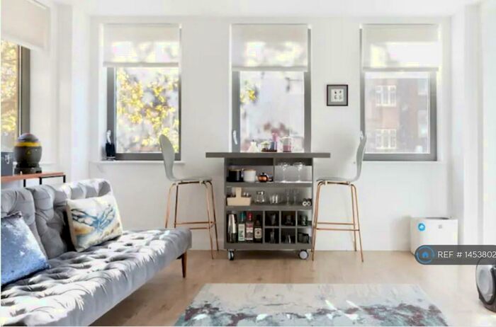 2 Bedroom Flat To Rent In The Highway, London, E1W