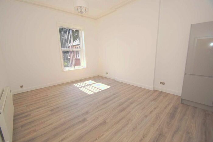 2 Bedroom Flat To Rent In Ivy House, Church Lane Chapel Allerton, Leeds, LS7