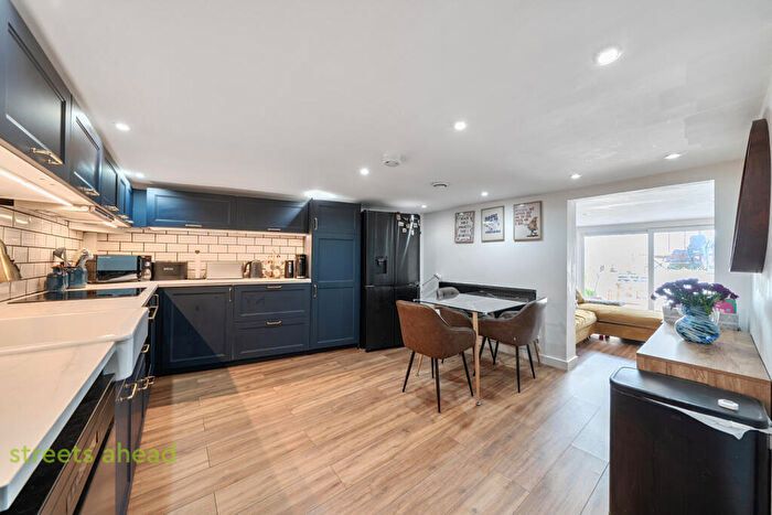 2 Bedroom Apartment For Sale In Purley Way, Croydon, CR0