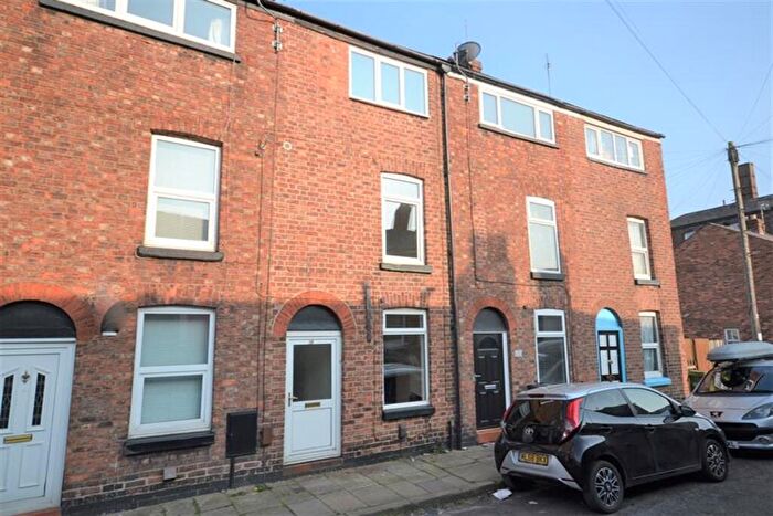 3 Bedroom Terraced House To Rent In Pitt Street, Macclesfield, SK11