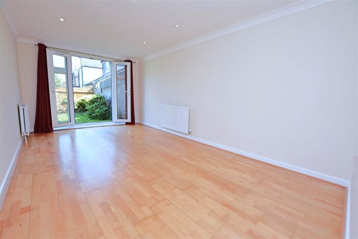 1 Bedroom Flat For Sale In Merton Road, Wimbledon, SW19