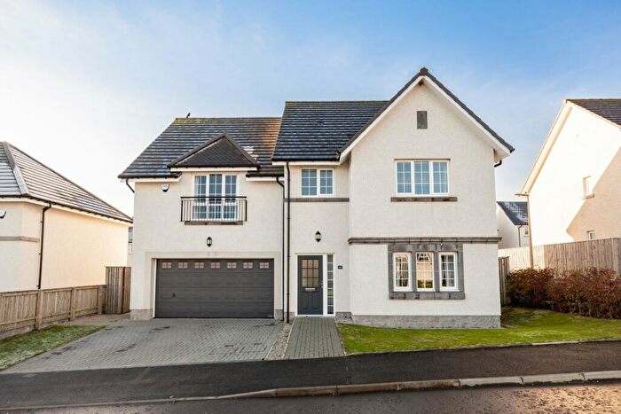 5 Bedroom Detached House To Rent In West Craigbank Gardens, Cults, Aberdeen, AB15