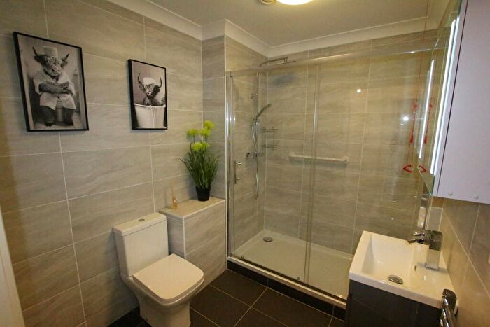 1 Bedroom Flat For Sale In Bath Road, Calcot, Reading, RG31