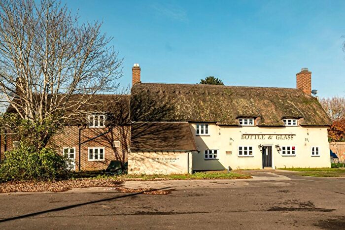 3 Bedroom Detached House For Sale In Aylesbury Road, Aylesbury, HP17