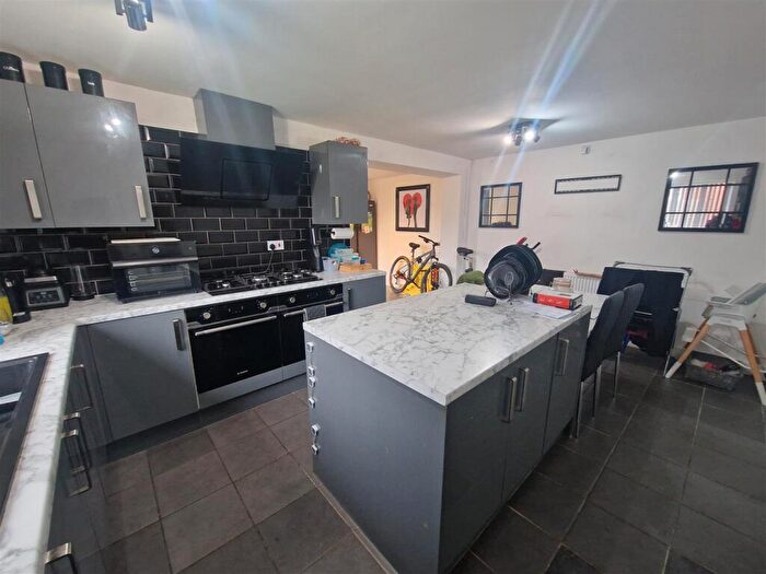 3 Bedroom Semi-Detached House To Rent In Ullswater Road, Bedworth, CV12