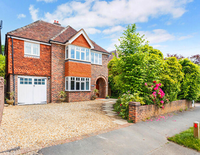 5 Bedroom Detached House For Sale In New Park Road, Cranleigh, GU6