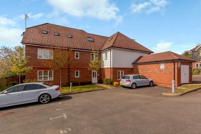 2 Bedroom Apartment To Rent In Ivy Lodge, Freer Crescent, High Wycombe, Buckinghamshire, HP13