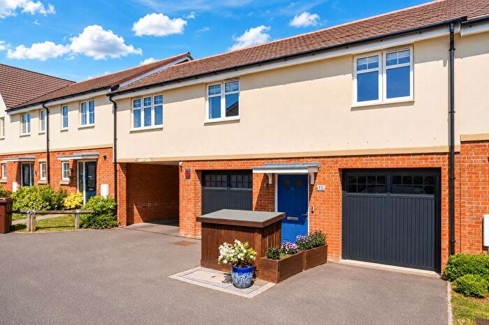 2 Bedroom Apartment For Sale In Falcon Way, St. Albans, Hertfordshire, AL4