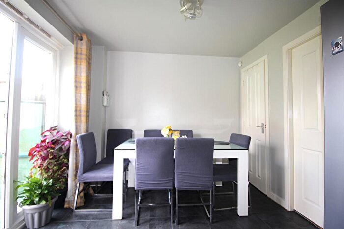 3 Bedroom Semi-Detached House For Sale In Brandforth Road, Manchester, M8