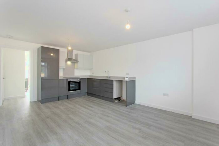 1 Bedroom Flat To Rent In Walton Way, Mitcham, CR4