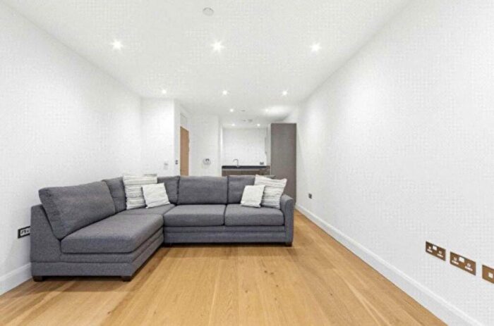 1 Bedroom Flat To Rent In Barry Blandford Way, Canary Wharf, E3
