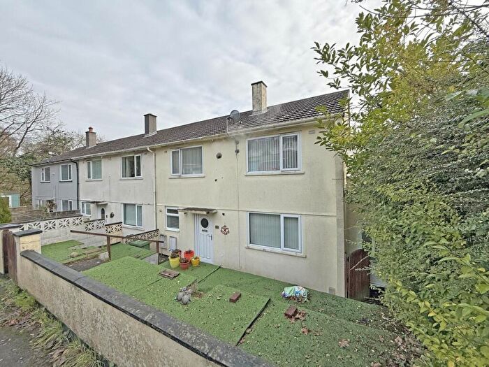 3 Bedroom End Of Terrace House For Sale In Bramfield Place, Austin Farm, PL6