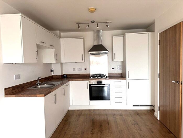 2 Bedroom Flat To Rent In Oak House, Victory Park Road, Addlestone, KT15