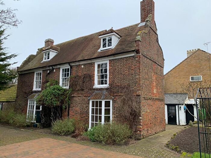 4 Bedroom Detached House To Rent In The Square, Birchington, CT7