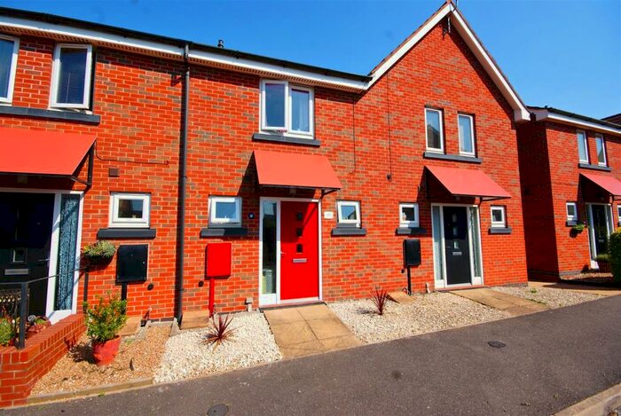 2 Bedroom House To Rent In Blackberry Way, Fernwood, Newark, NG24
