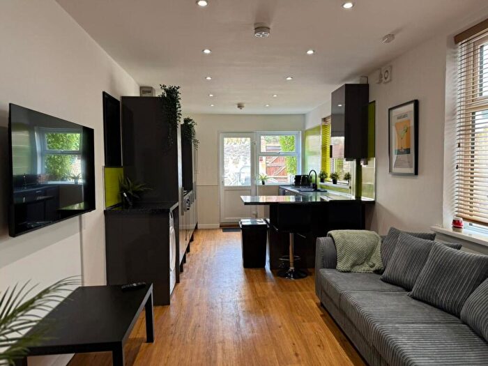 6 Bedroom Terraced House To Rent In Tewkesbury Street, Cathays, CF24