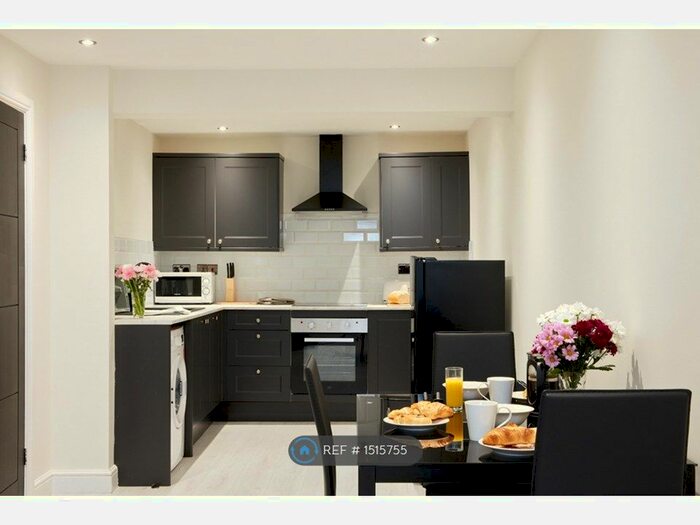 1 Bedroom Flat To Rent In Firs Parade, Matlock, DE4