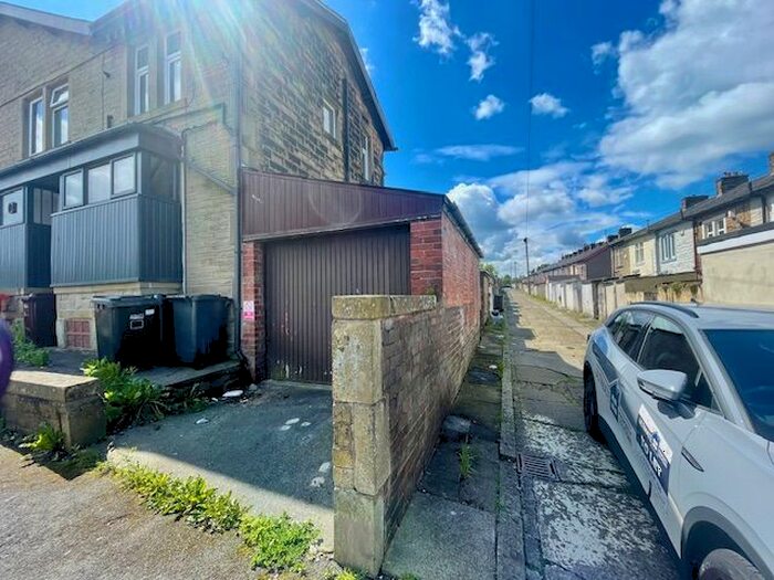 Garage / Parking To Rent In Chapel House Road, Nelson, BB9