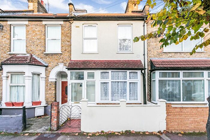 2 Bedroom Terraced House To Rent In St Albans Avenue, E6