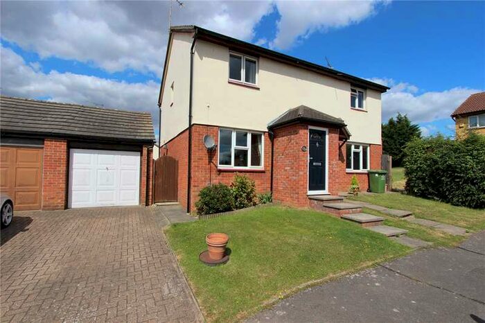 3 Bedroom Semi-Detached House To Rent In Pebmarsh Drive, Wickford, Essex, SS12