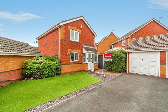 3 Bedroom Detached House For Sale In St. Helens Avenue, Tipton, DY4