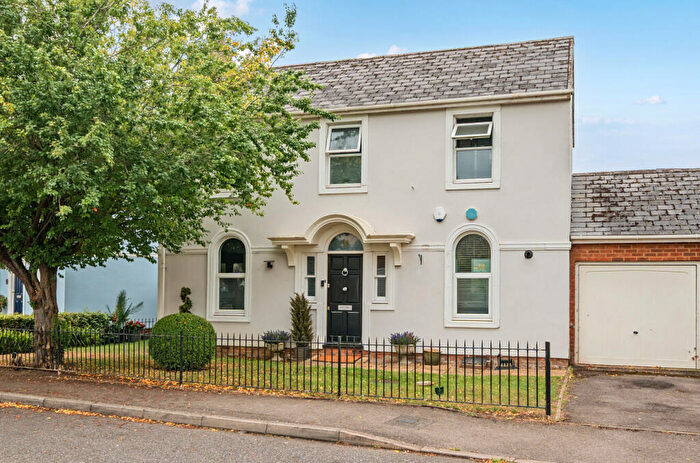 3 Bedroom Detached House For Sale In Ayleswater, Aylesbury, Buckinghamshire, HP19