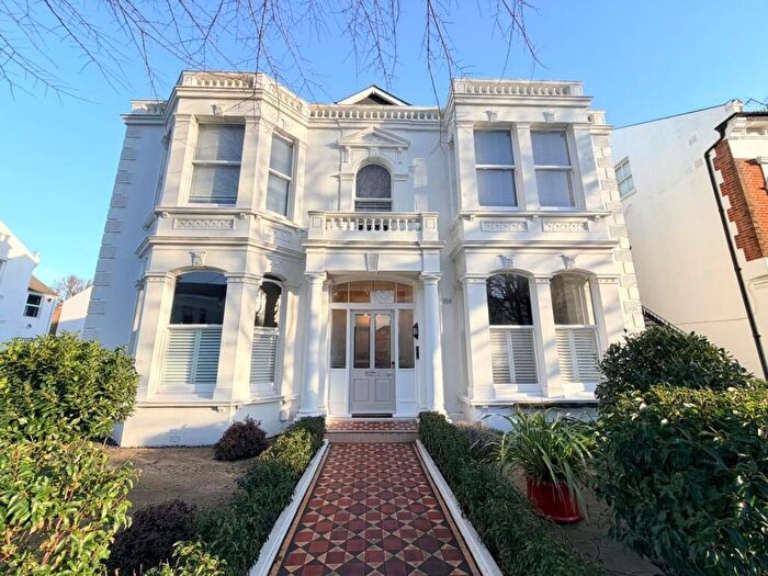 2 Bedroom Apartment To Rent In Westbourne Villas, BN3