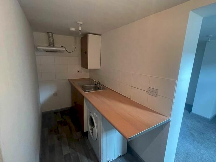 1 Bedroom Flat To Rent In Dewhurst Road, Fartown, Huddersfield, HD2