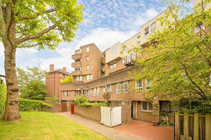 3 Bedroom Maisonette To Rent In Thomas More Street, Wapping, E1W