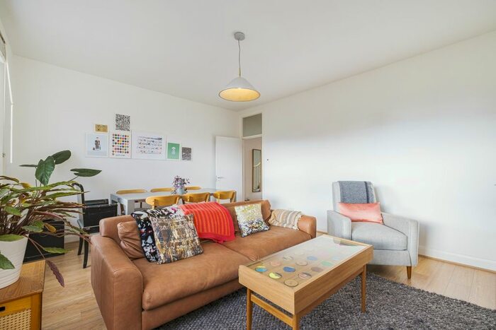 2 Bedroom Flat To Rent In Courthill Road, London, SE13