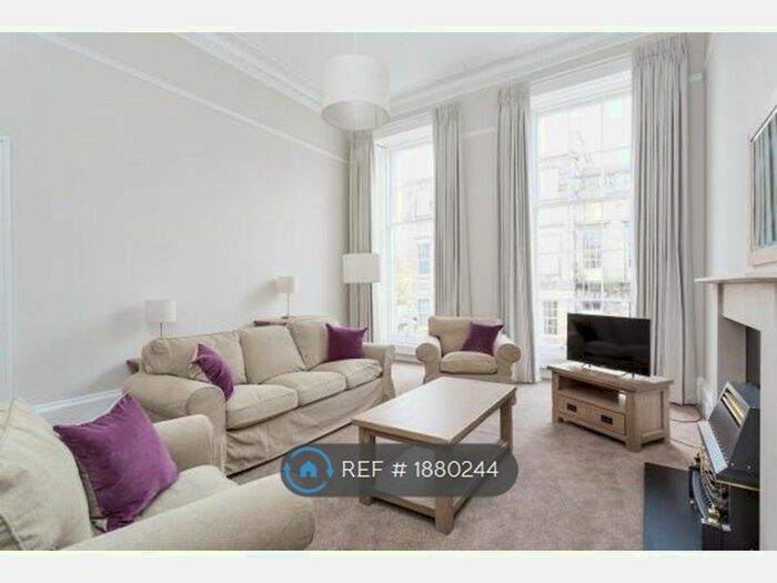 3 Bedroom Flat To Rent In Newtown/Stockbridge, Edinburgh, EH4