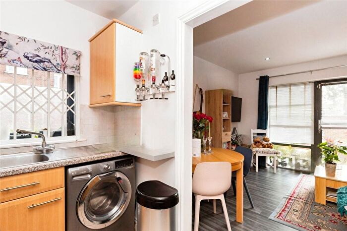 1 Bedroom Flat For Sale In Longbridge Road, Barking, IG11