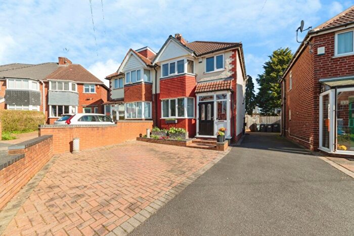 3 Bedroom Semi Detached House For Sale In Olton Croft, Acocks Green, Birmingham, West Midlands, B27