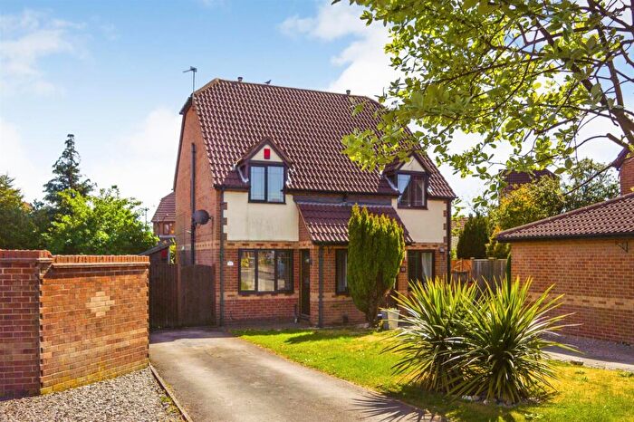 2 Bedroom Semi Detached House To Rent In Kingswood Drive, Kirkby-In-Ashfield, NG17