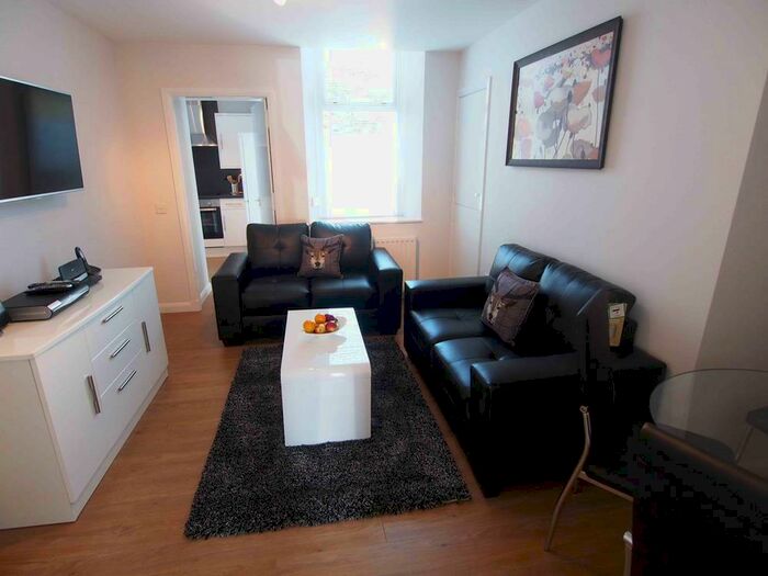 2 Bedroom Flat To Rent In Windsor Place, Ground Floor, AB10