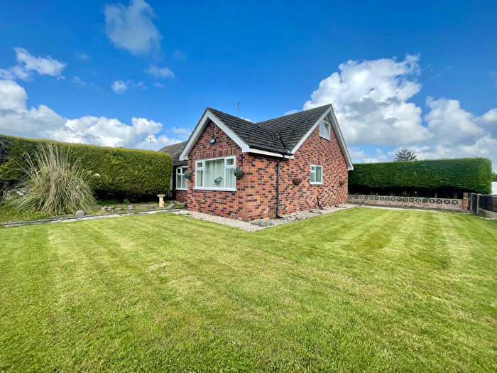 4 Bedroom Bungalow For Sale In Longacre, Longton, PR4