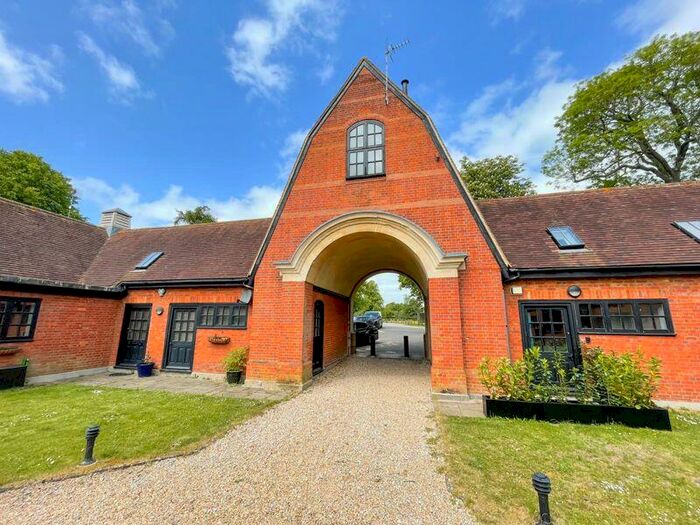 3 Bedroom Barn Conversion For Sale In The Courtyard, Liscombe Park, Soulbury, LU7